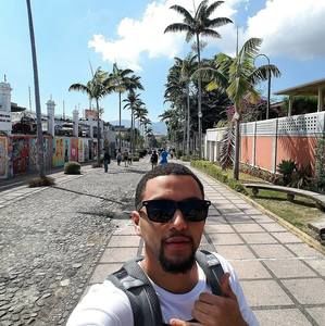 Meet your Posher, Jovani